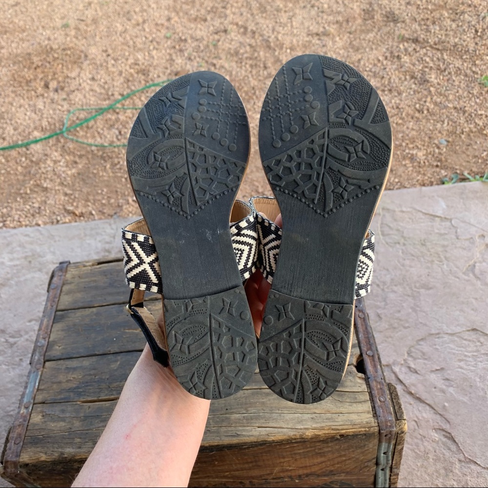 Aztec Print sandals - Picture 7 of 7